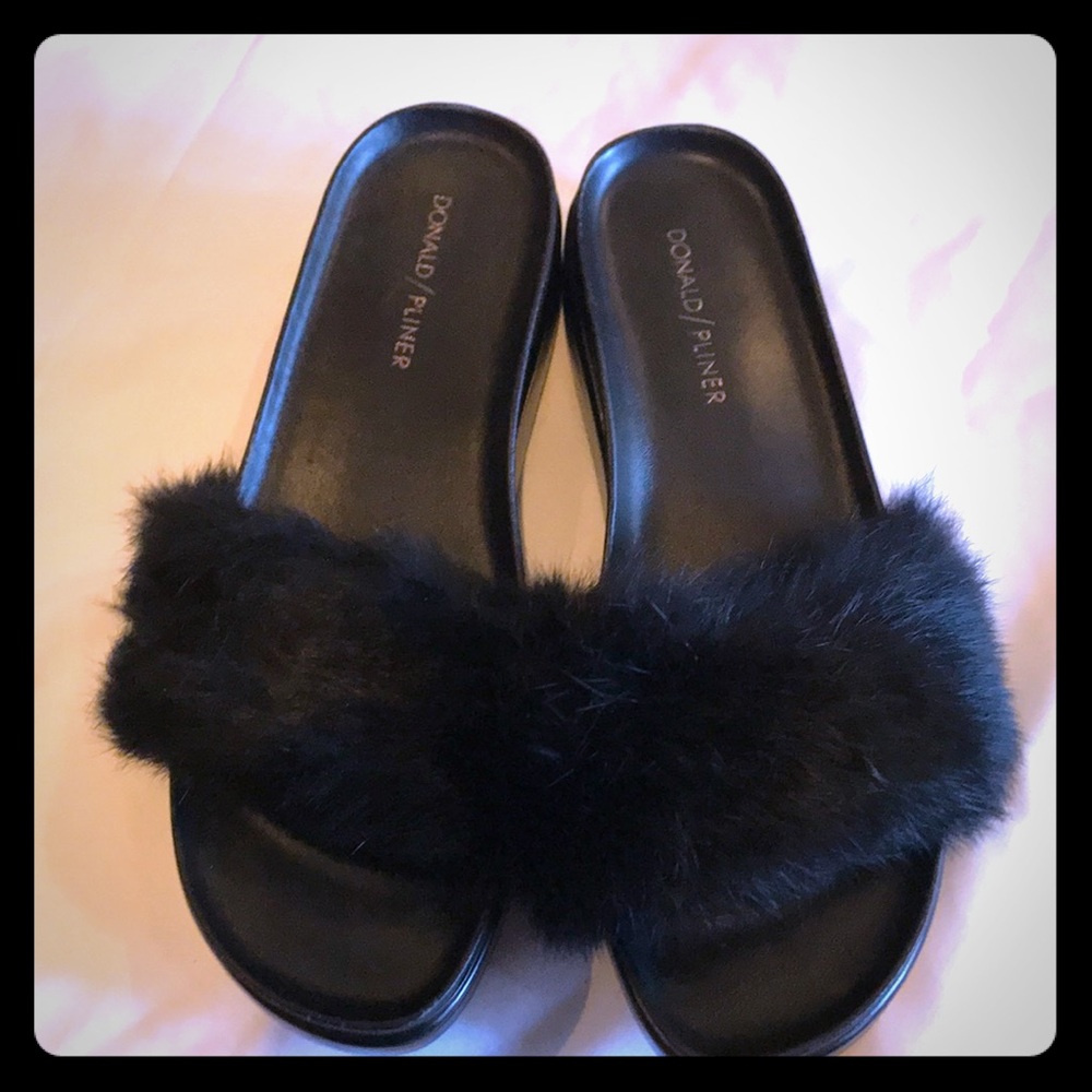 COPY - Donald Pliner Real fur slip on sandal. NWOT
